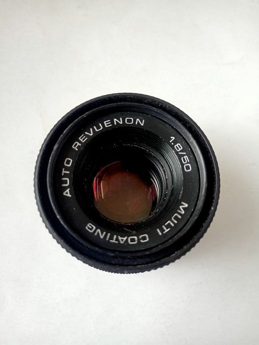 Фотоапарати и други ретро предмети.