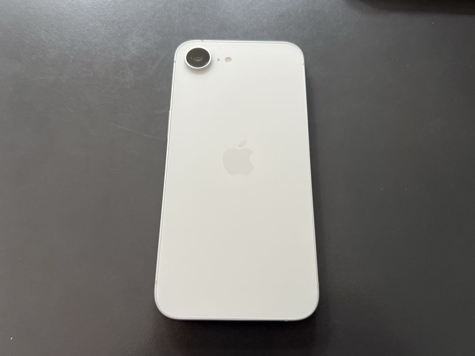 Apple iPhone 16e 128GB