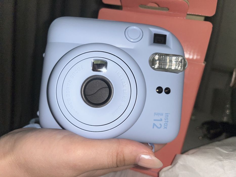 Fujifilm Instax Mini 12, голубого цвета