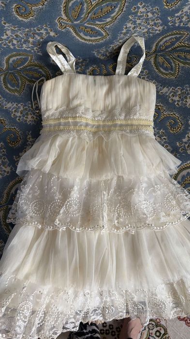 Платье праздничное