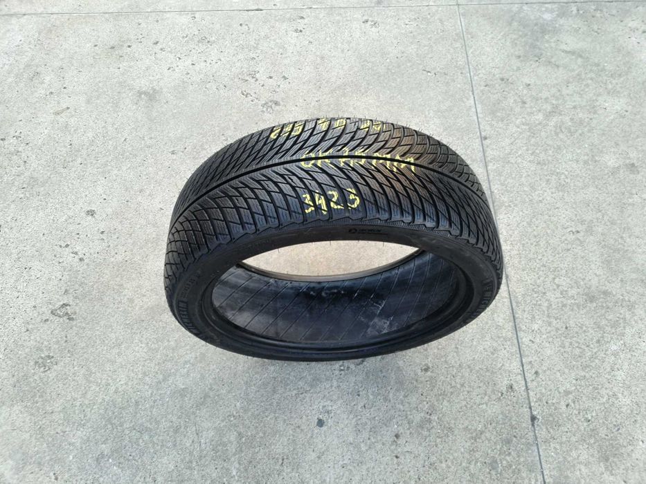 O anvelopa iarna 235 40 20 michelin pilot alpin 5 profil 7,5 mm 3423