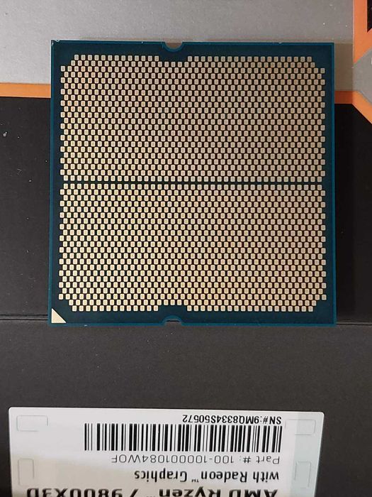 AMD Ryzen 7 9800X3D + Gigabyte B650 Aorus Elite AX ICE Wi-Fi