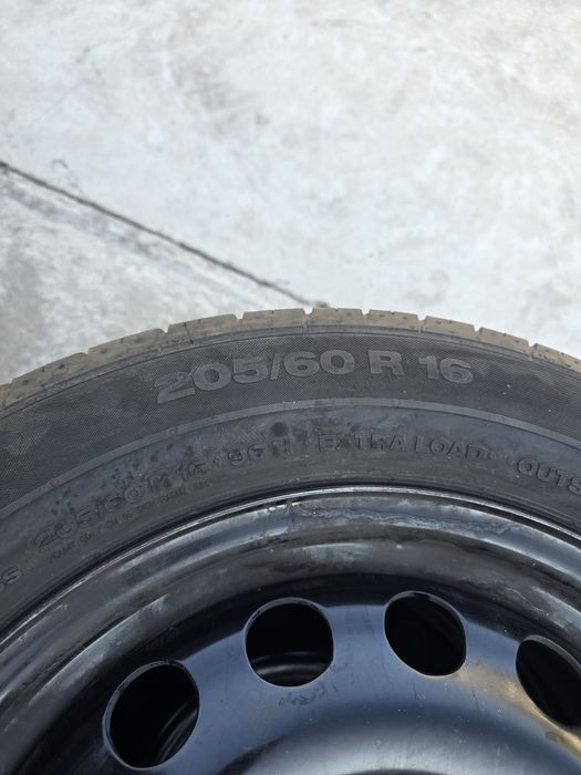 2 Броя 205/60/16 Continental 5,6mm 20dot