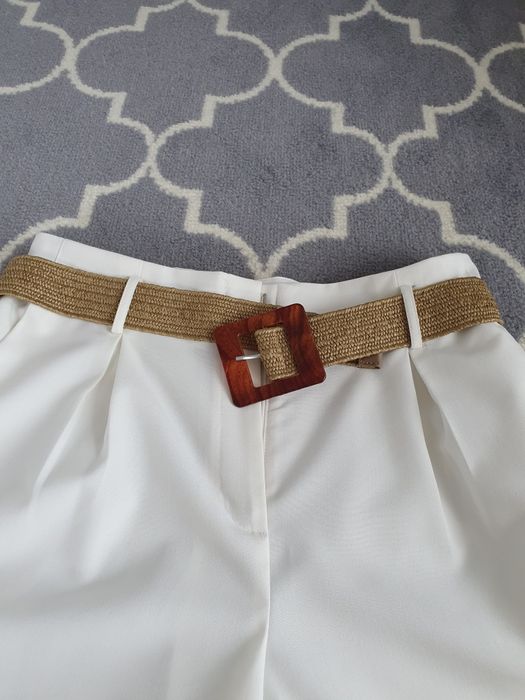 Pantaloni scurti albi
