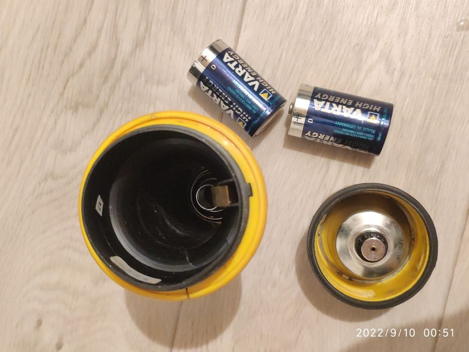 Прорезиненый фонарь DURACELL Kripton противоударный