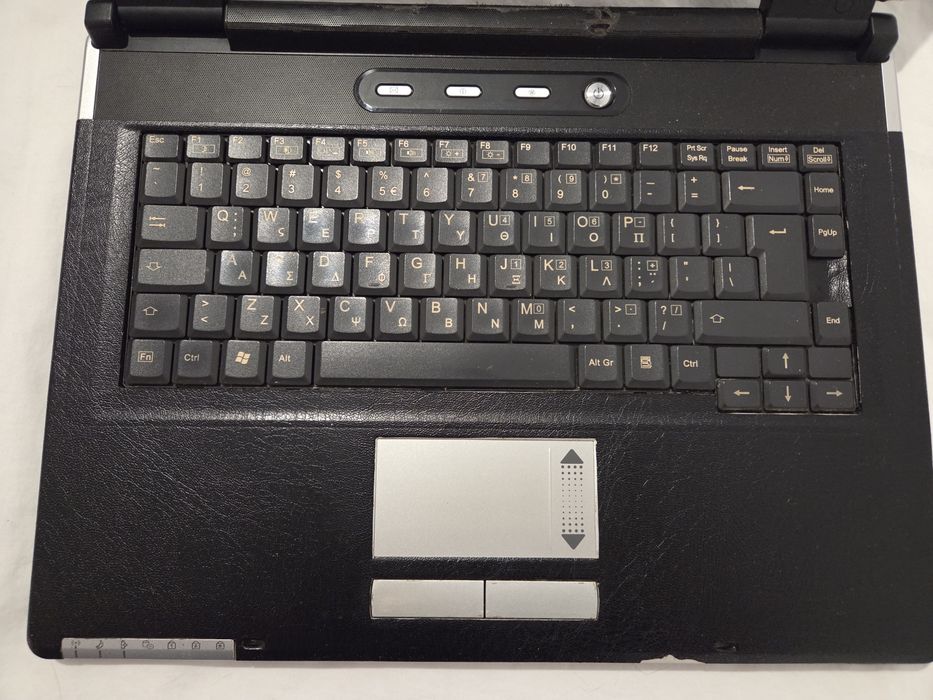 Laptop Fujitsu Siemens Amilo M1425 - netestat, fără încărcător (piese/reparat)