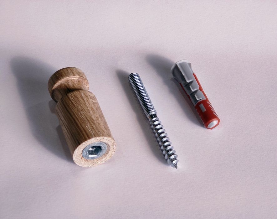 Дървени закачалки за стена