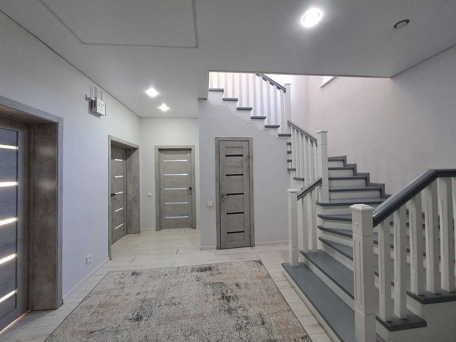 Продам 6 комнатный дом