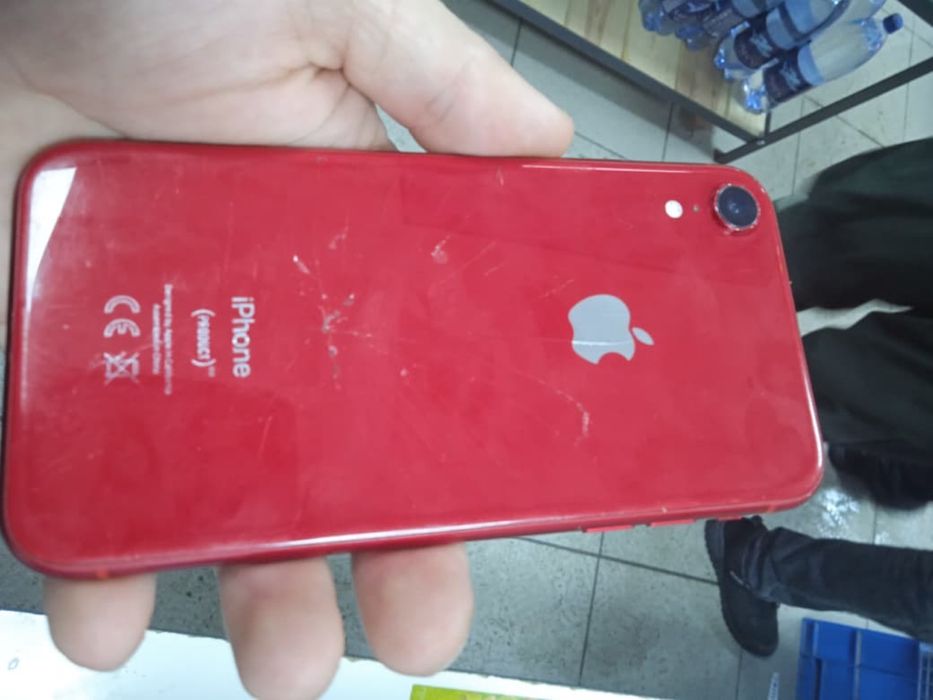 Продам айфон хр.