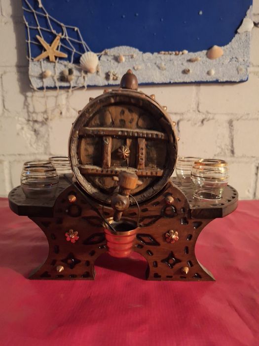 Немско буре за ракия с чаши