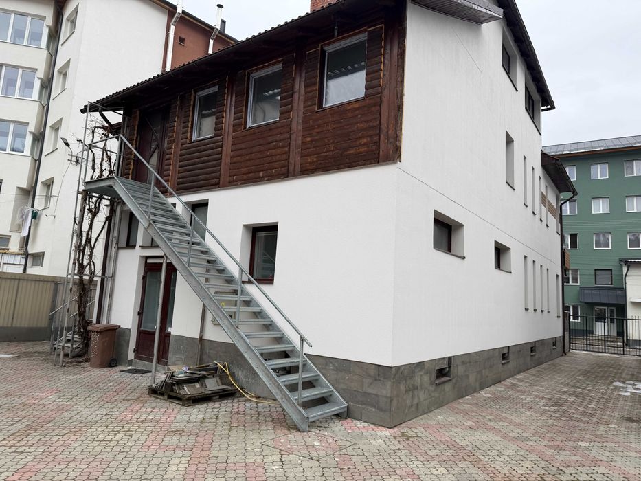 Spatii comerciale / birouri de inchiriat – zona centrala Viseu de Sus