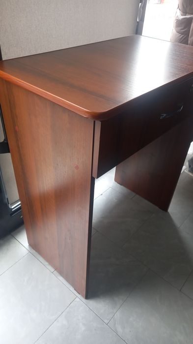 Продам стол лдсп