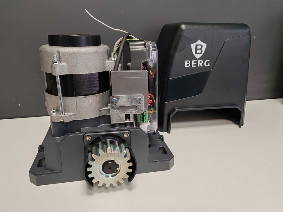 BERG - Автомат за гаражна плъзгаща се врата GT2000AC  до 2000 кг.