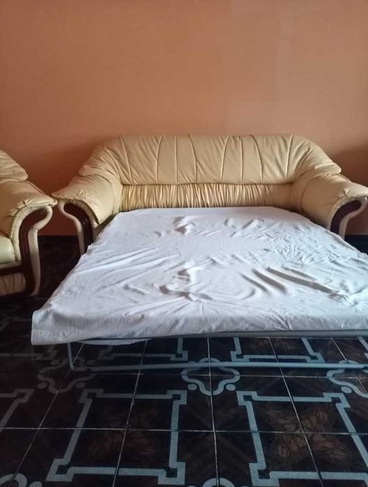 Canapea de sufragerie / living cu 2 fotoli incluse
