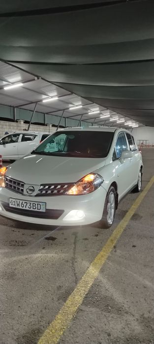 Прадтся Nissan tiida 1.6 2008 год
