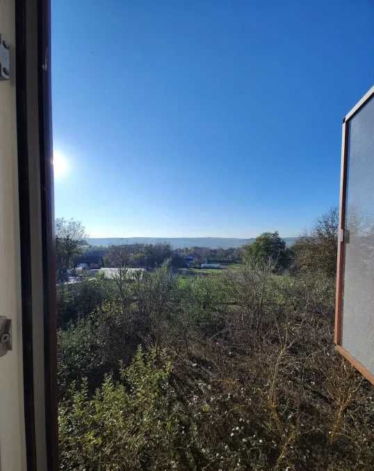 Casă Jucu de Sus, P+E, 160 mp utili, 1100 mp teren, 4 dormitoare, 4 băi, apă, trifazic, gaz, canalizare, încălz. pardoseală, internet, suprav. video