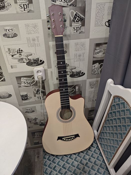 Акустическая гитара