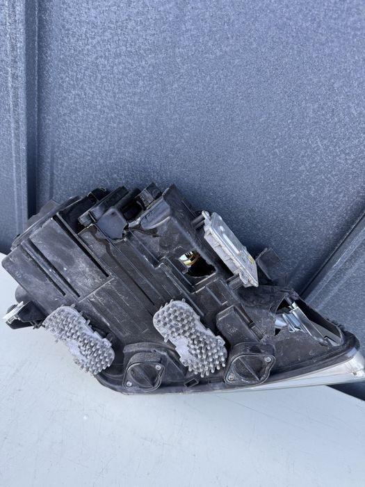 Far/ Faruri Xenon Bmw seria 6 F06 F12 f13 Defecte stanga / dreapta
