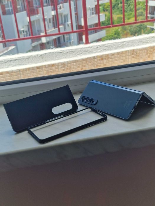 Samsung Fold 4 512 GB и 12GB RAM