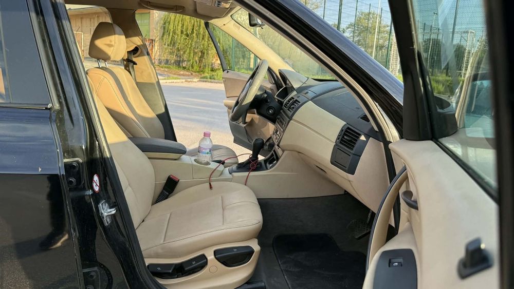 Продавам моето BMW x3 2004 година