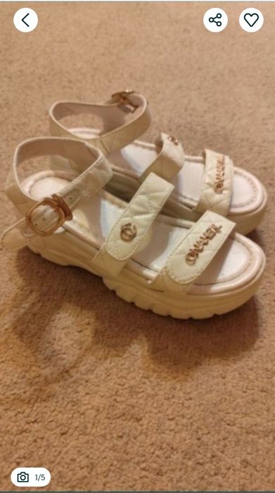 Босоножки бежевого цвета