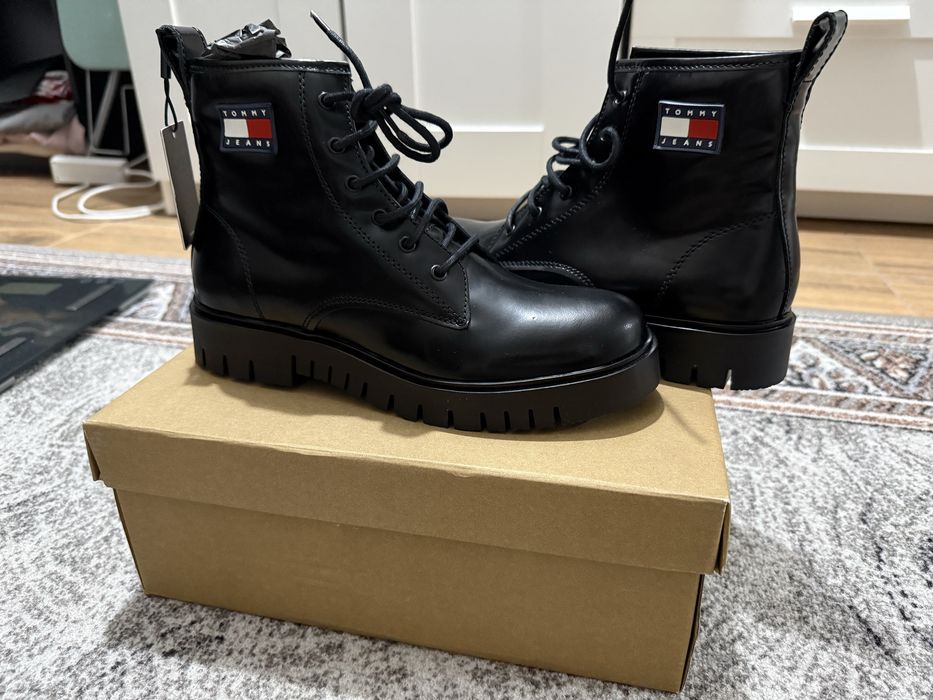Ghete Tommy Hilfiger noi marimea 39