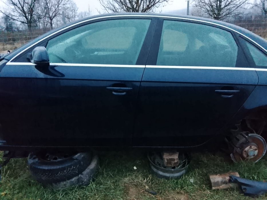 Portiera fata  spate ,stânga ,drapta portiere cod. LZ9Y LY7W LX5V LY3J