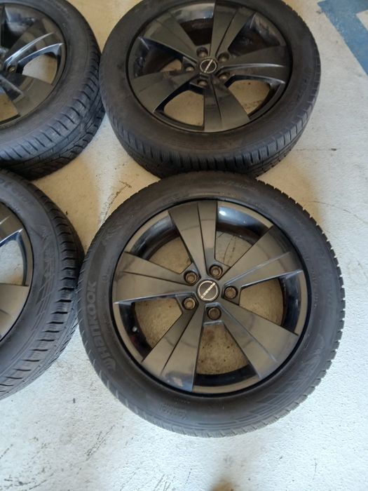 Jante aliaj R17,  5x112 , 6.5Jx17H2 , ET41 , Butuc 57,1 echipate cu anvelope iarnă 215/55/R17 Hankook Dot 2017