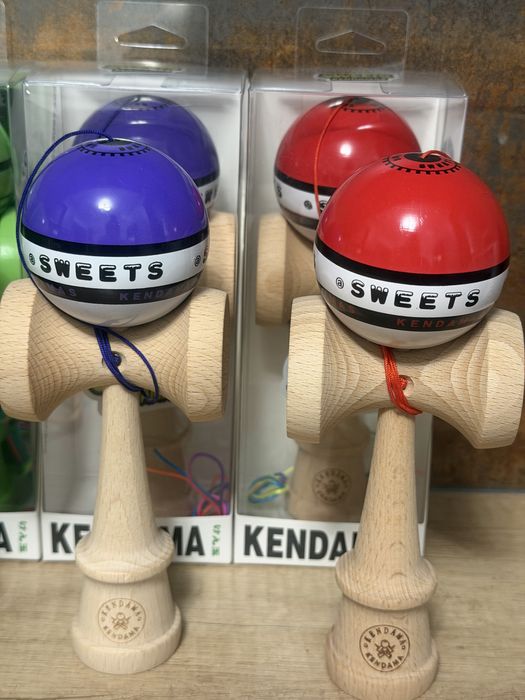 Kendama Sweets , noi, in cutie, cu ata de schimb