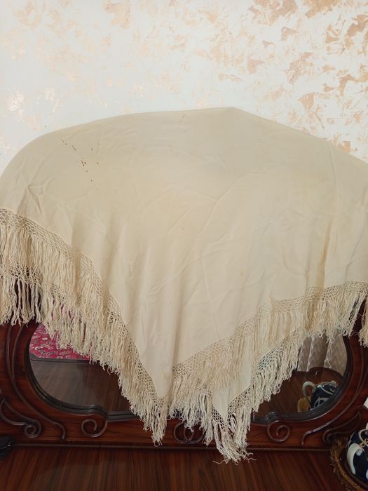 Келинчаклар румоли. Антиквар.бир асирдан ошган