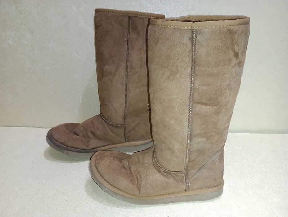UGG кожени ботуши N39,5- 25 лв