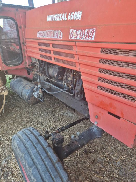 2 Tractore u650.