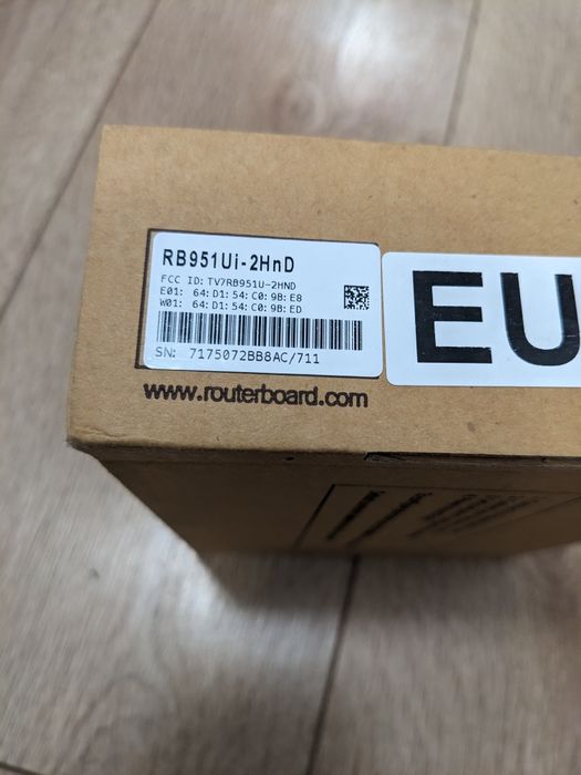 Router mikrotik rb951ui-2hnd ca nou