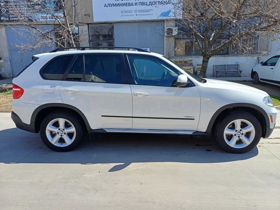 BMW X5 E70 3.0i 2009 На 25.03.2026г монтирани чисто нови гуми