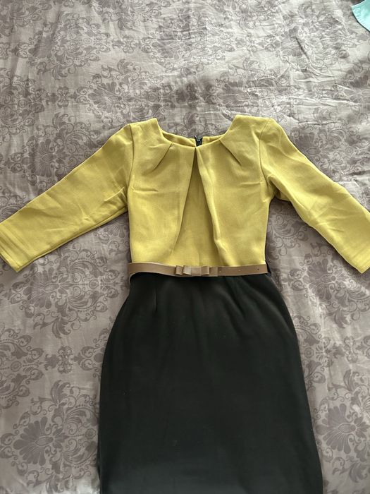 Vand rochie pretabila pt birou