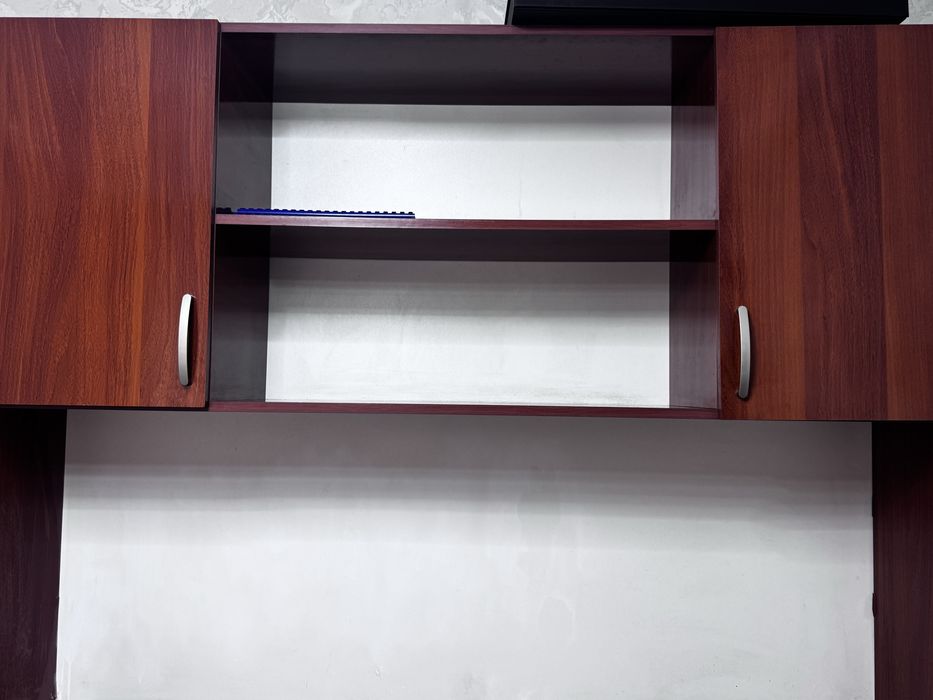 Продается письменный стол