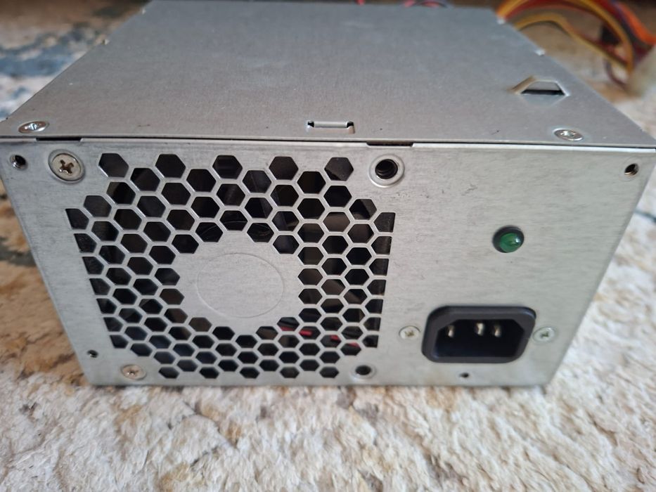 Блок питания  HP