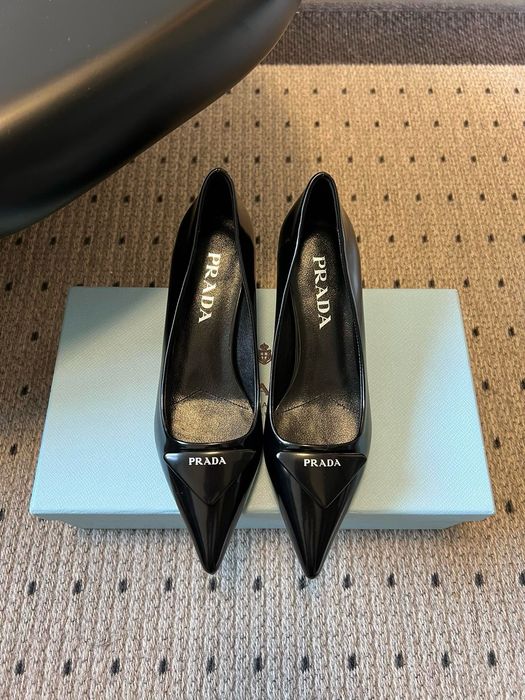 Pantofi cu toc Prada