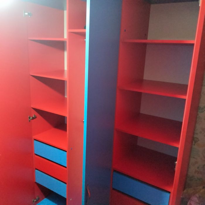 Продам детский мебельный комплект .