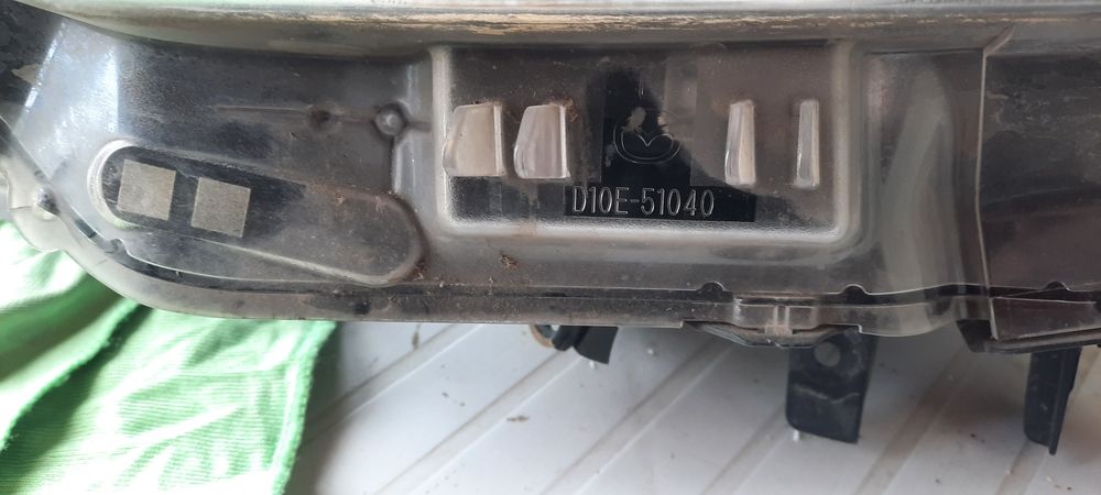 Фар ляв за мазда сх 3 оригинален.