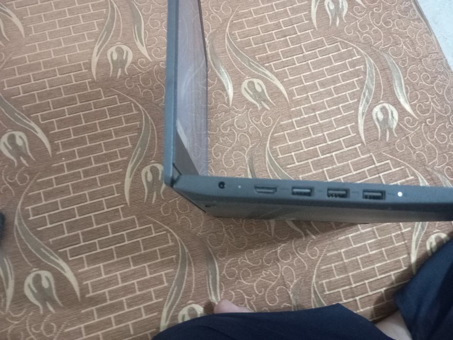 Noutbuk lenovo  zaradchiki bilan