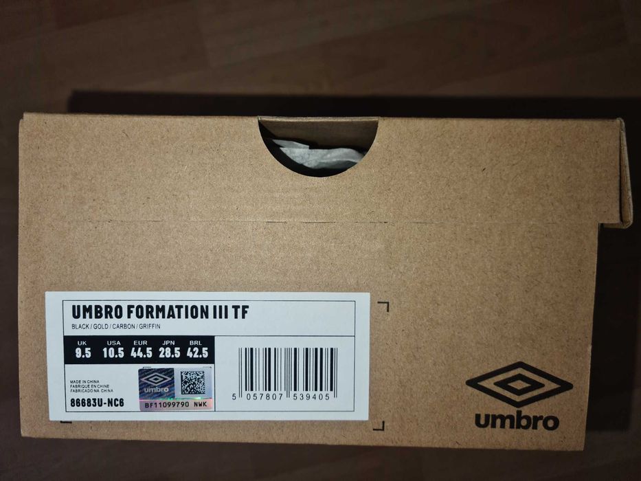Vand ghete fotbal sintetic Umbro FORMATION II TF