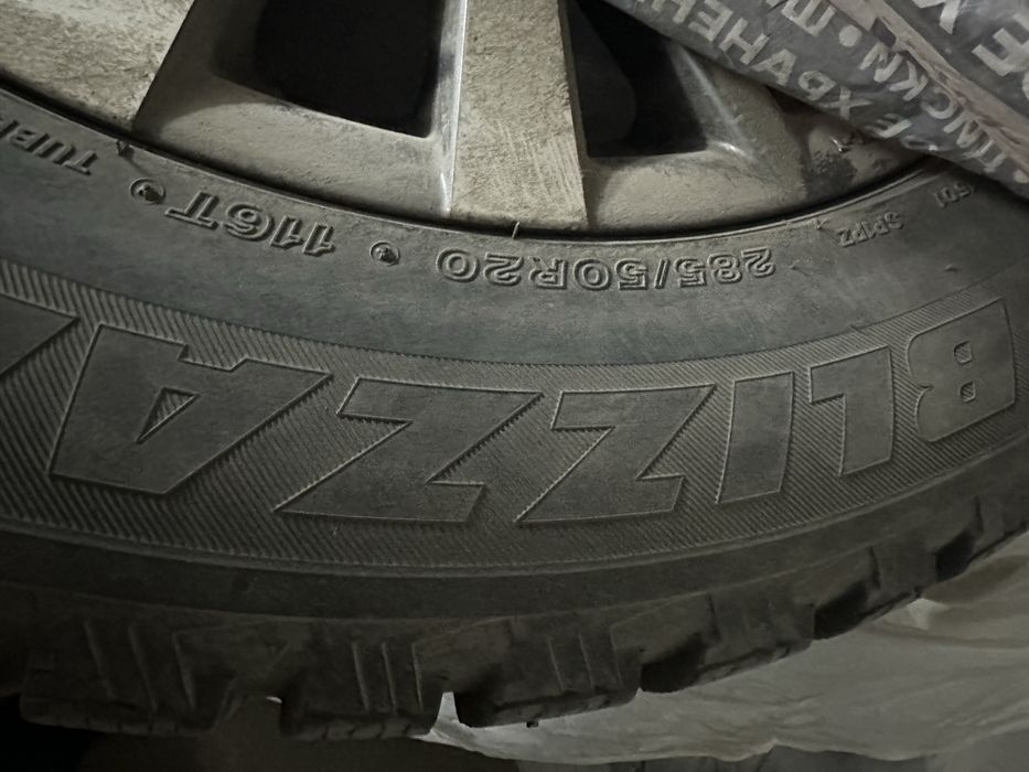 Зимние шины шип blizzak bridgestone 285/50 R20