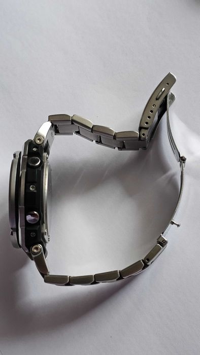 Casio G-shock GST-W110D