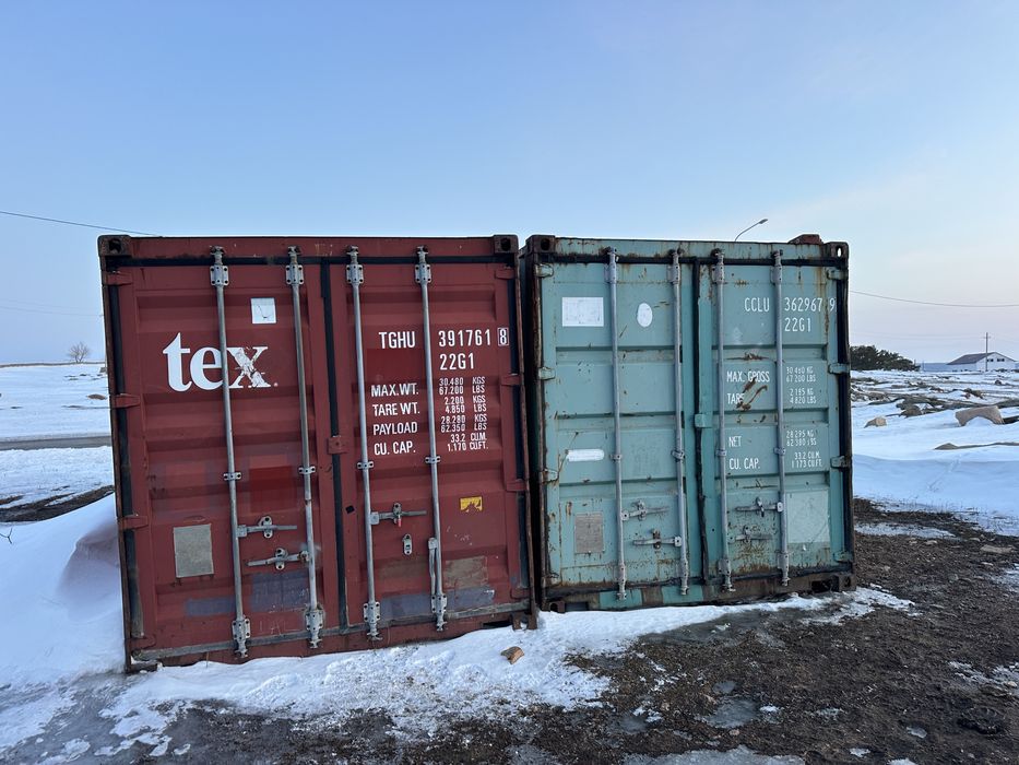 Продам 2 контейнера