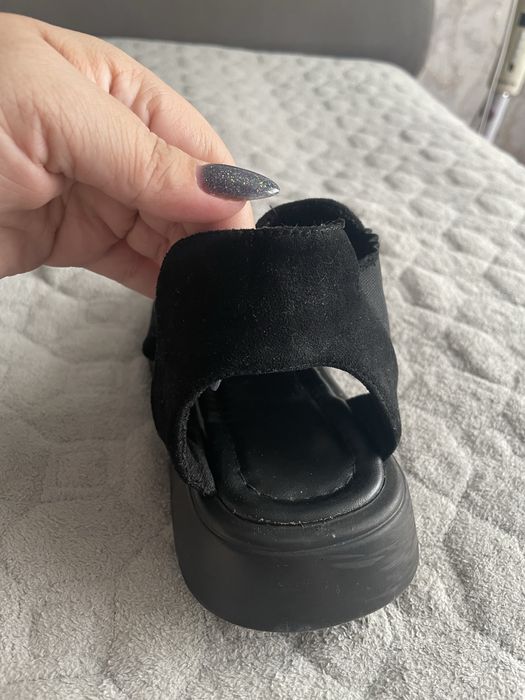 Отдам босоножки открытые