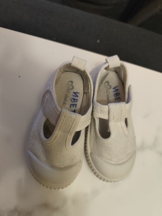 Бебешки пантофи и сандали