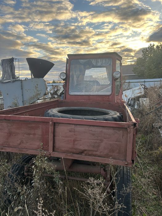 Продам трактор Т16