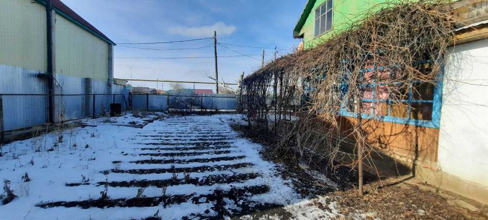 Продаётся дом в п. Подстёпное вдоль трассы