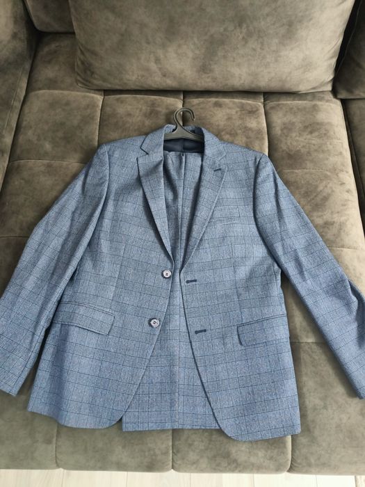 Продам мужской костюм